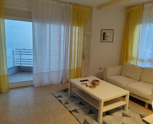 Sala d'estar de Apartament de lloguer en Salou amb Aire condicionat