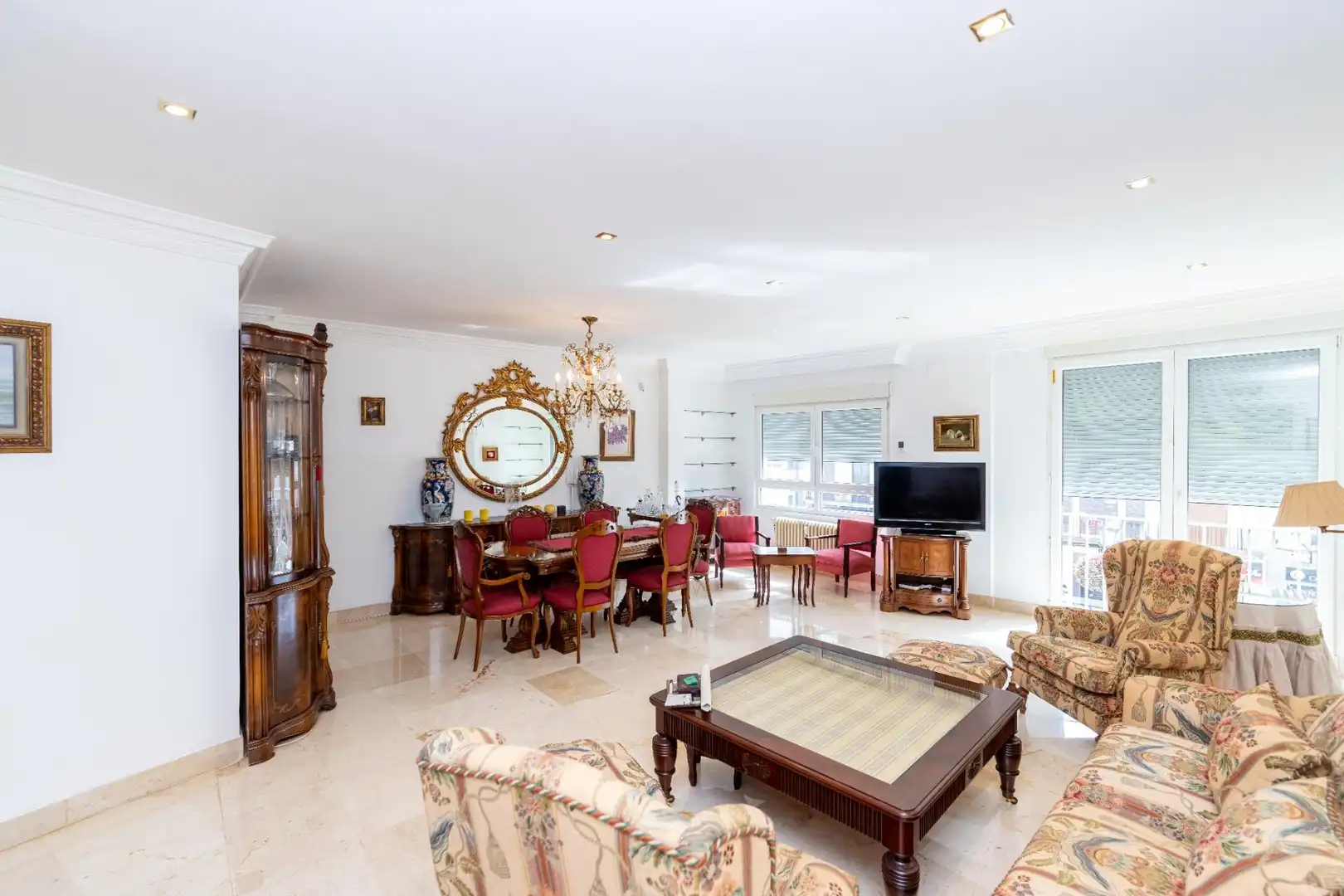 Living room of Flat for rent in Granada  with Air Conditioner, Furnished and Balcony