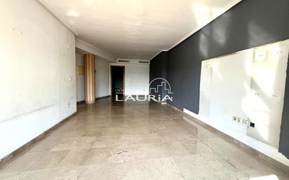 Exterior view of Flat for sale in  Valencia Capital  with Air Conditioner