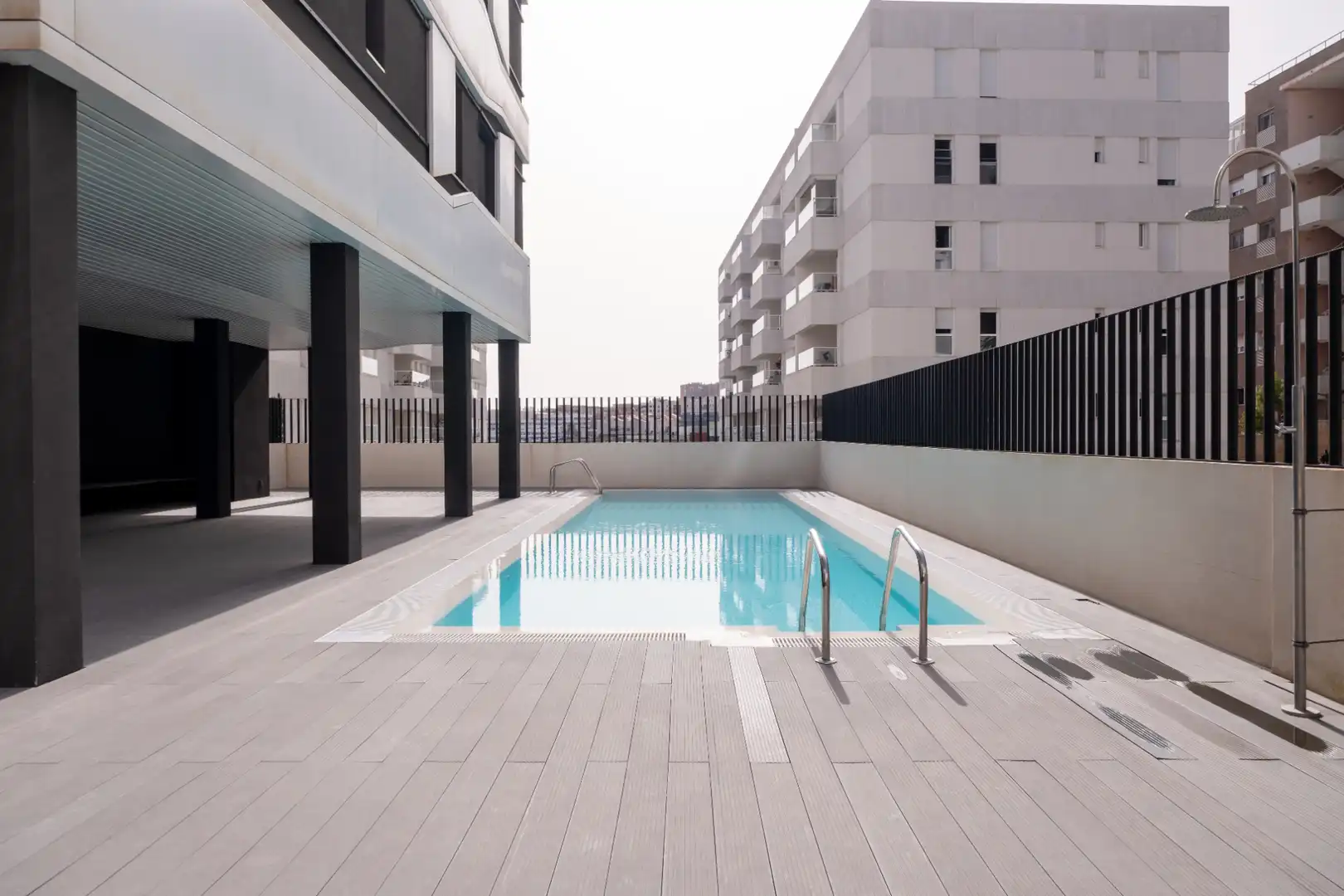 Piscina de Piso en venta en Las Palmas de Gran Canaria con Trastero, Amueblado y Piscina comunitaria