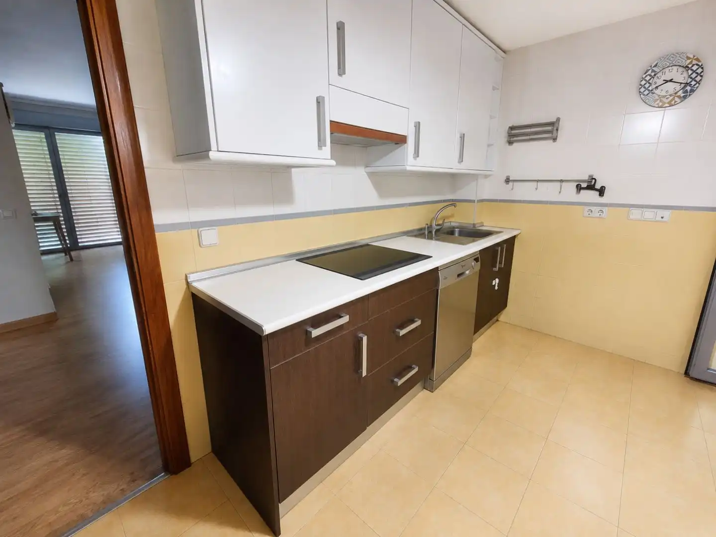 Chalet con piscina en venta en Calle de la Camelia 24, imagen 6