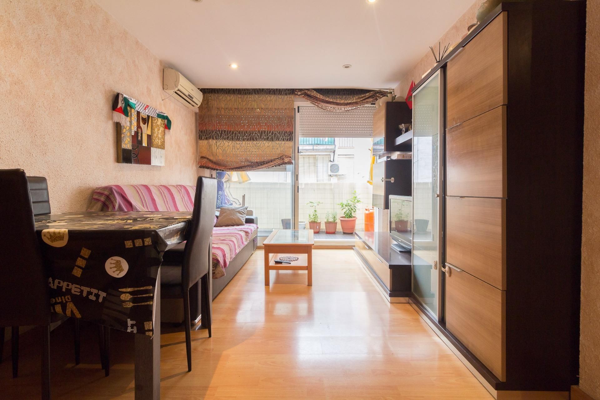 Living room of Flat for sale in Viladecans  with Air Conditioner, Parquet flooring and Terrace