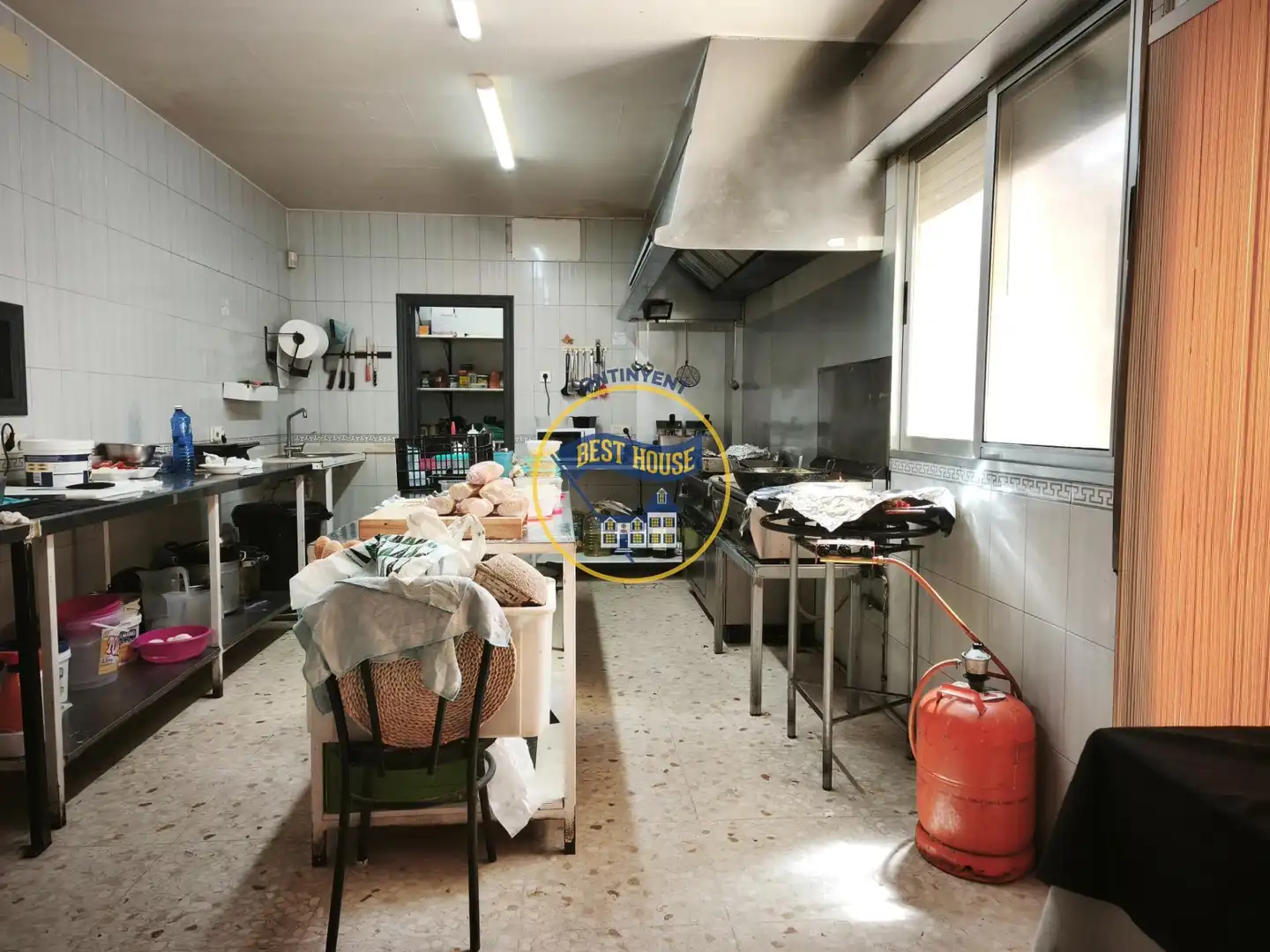 Küche von Fabrikhallen zum Verkauf in Cañada
