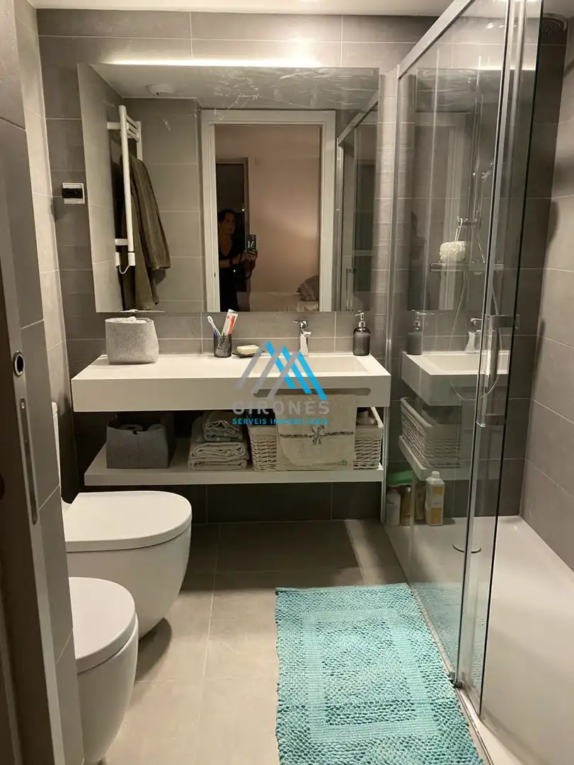 Badezimmer von Wohnung zur Miete in Castell d'Aro, Platja d'Aro i s'Agaró mit Klimaanlage, Heizung und Terrasse