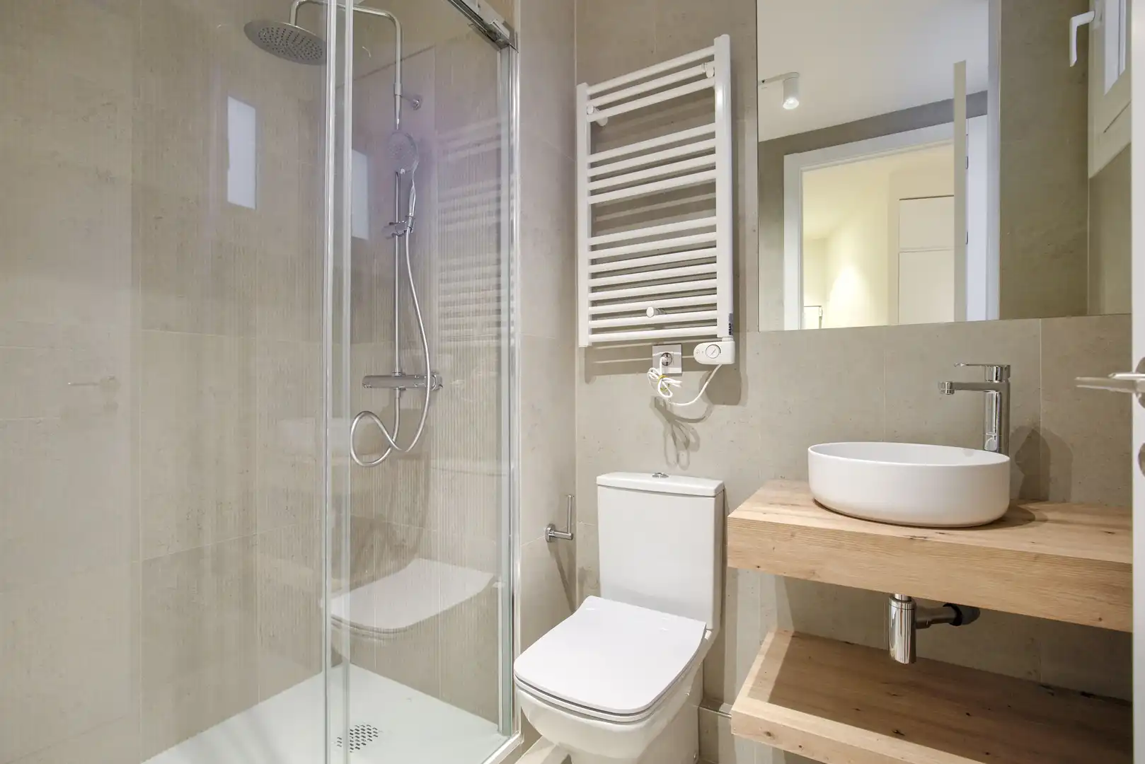 Bathroom of Flat for rent in Madrid  with Heating and Balcony