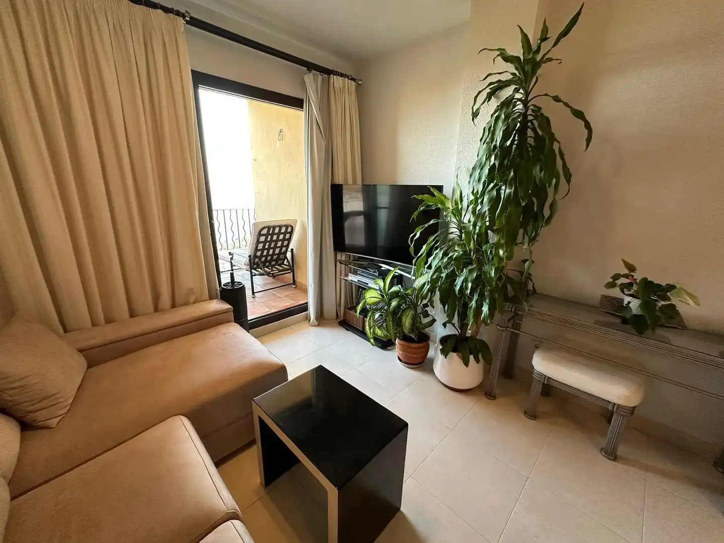Living room of Flat for sale in Benalmádena  with Private garden and Terrace