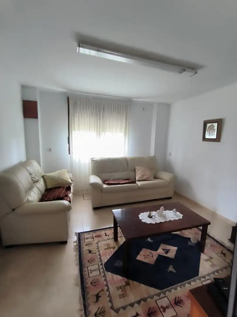 Sala de estar de Casa o chalet en venta en Medina de Pomar con Calefacción, Jardín privado y Terraza