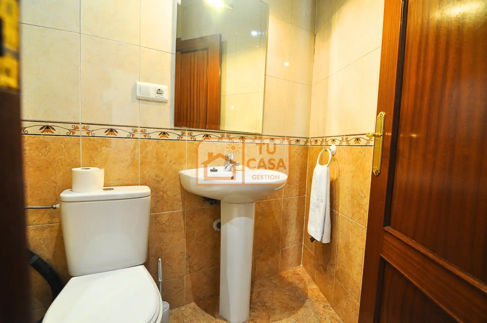Bathroom of Flat for rent in Cáceres  with Air Conditioner, Heating and Parquet flooring