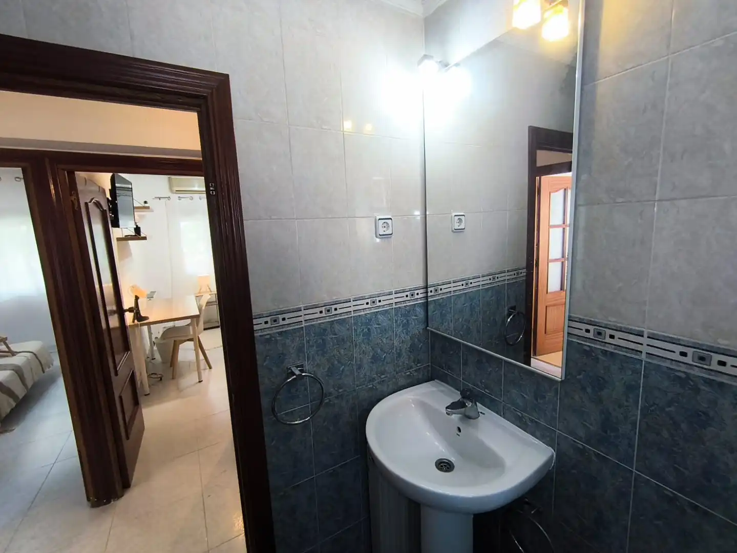 Bathroom of Flat for share in Alcalá de Henares  with Heating, Furnished and Oven