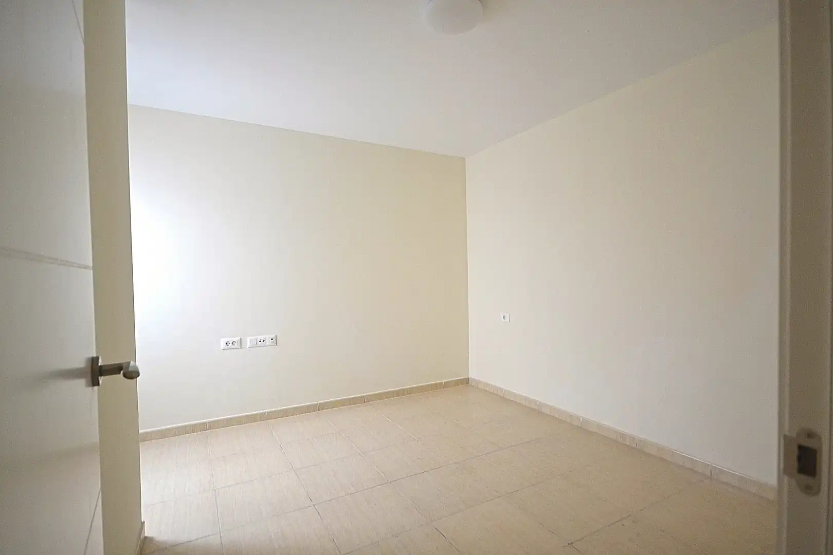 Habitación de Piso en venta en Granadilla de Abona con Amueblado y Balcón