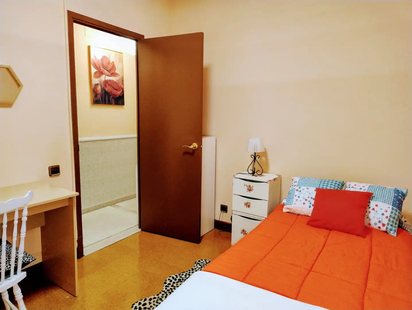 Bedroom of Flat for rent in Santiago de Compostela   with Heating, Furnished and Oven