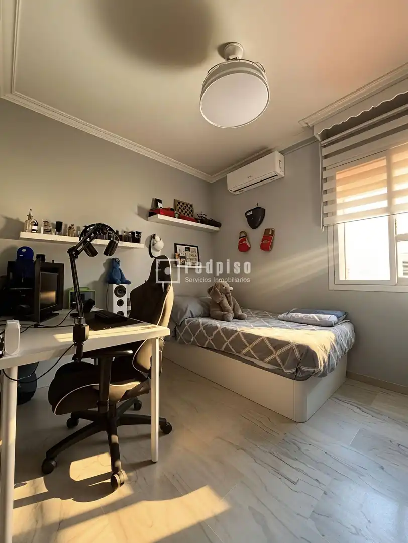 Habitación de Casa o chalet en venta en Mairena del Aljarafe con Aire acondicionado, Terraza y Trastero