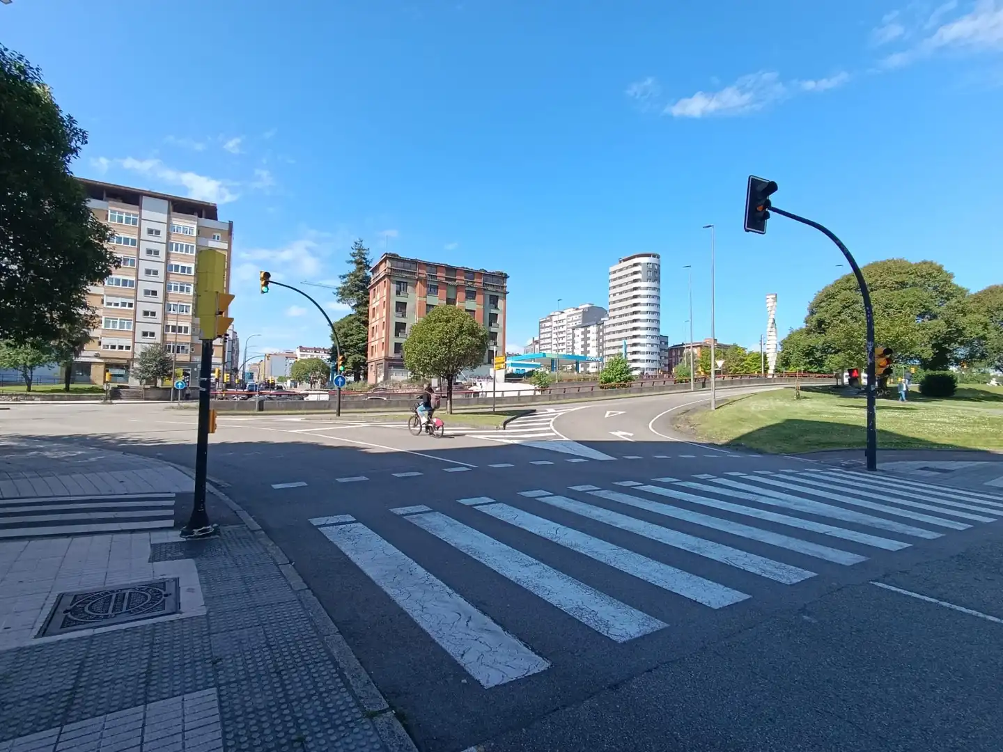 Vista exterior de Pis en venda en Gijón  amb Calefacció