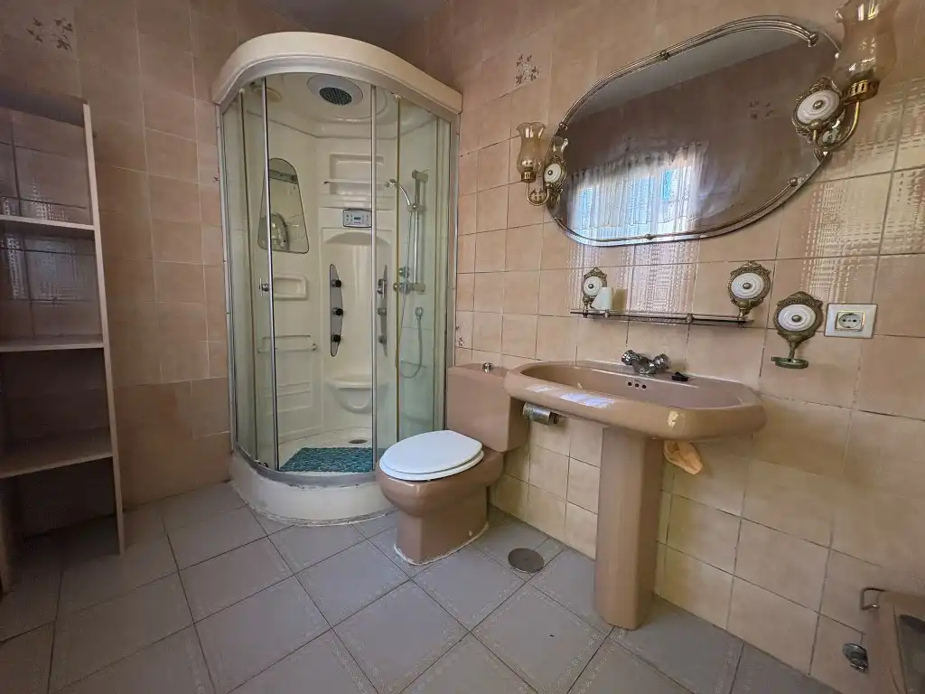 Bathroom of Flat for sale in Córdoba