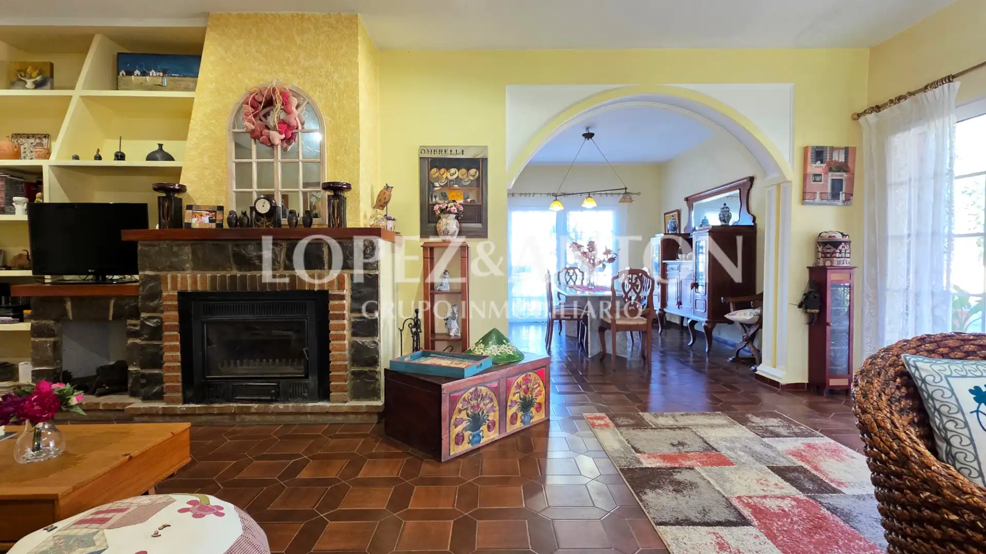 Sala d'estar de Casa o xalet en venda en La Pobla de Vallbona amb Aire condicionat, Calefacció i Jardí privat
