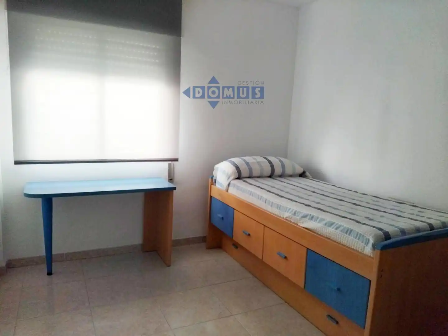 Habitación de Piso de alquiler en Ronda con Aire acondicionado, Terraza y Amueblado
