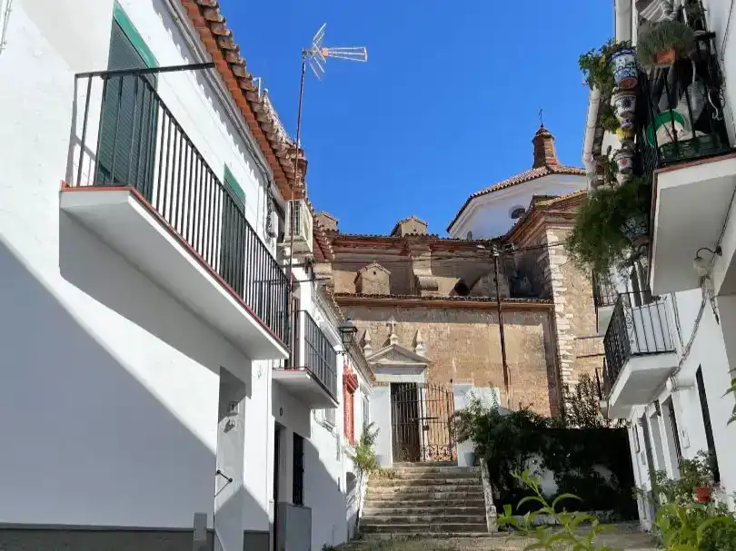 Vista exterior de Casa adosada en venta en Galaroza, Huelva