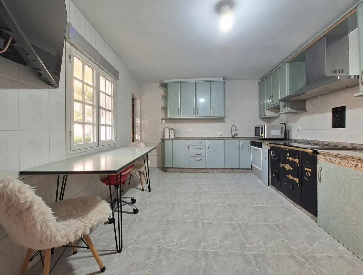 Cuina de Casa o xalet en venda en Vilanova de Arousa, Pontevedra