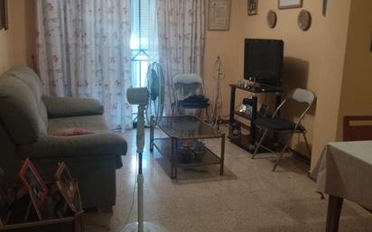 Living room of Flat for sale in  Sevilla Capital  with Air Conditioner and Terrace