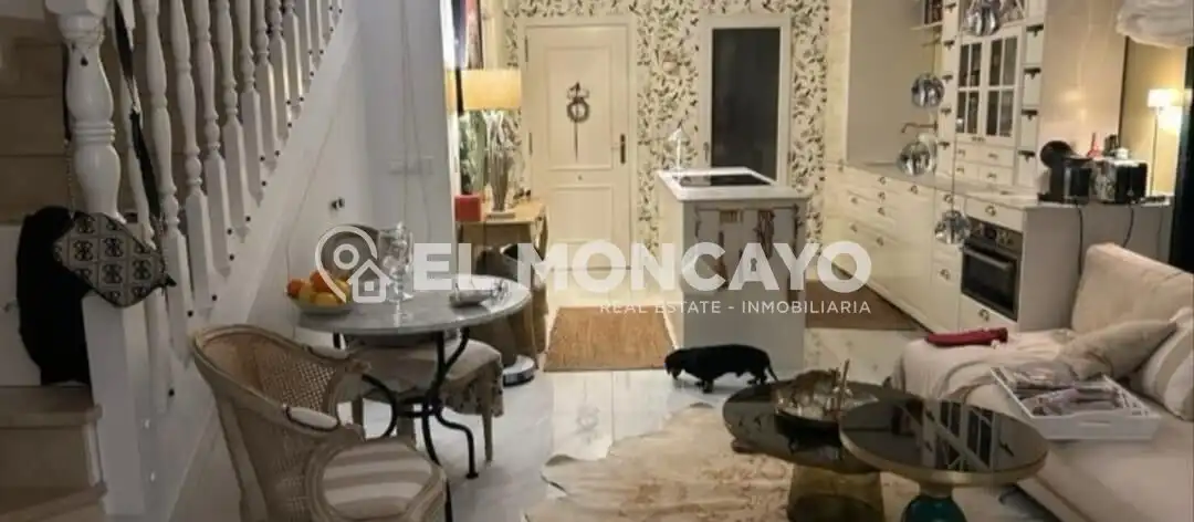Sala d'estar de Casa adosada en venda en Orihuela amb Aire condicionat, Calefacció i Jardí privat