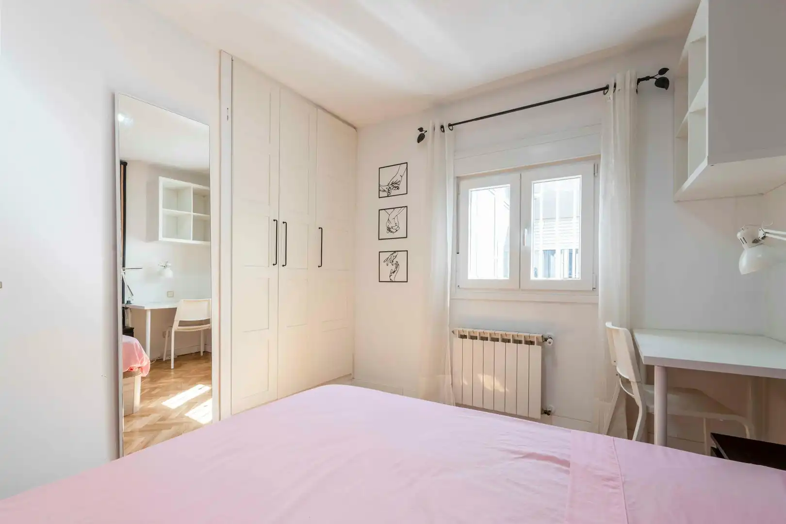 Bedroom of Flat for share in Alcobendas  with Heating, Furnished and Washing machine