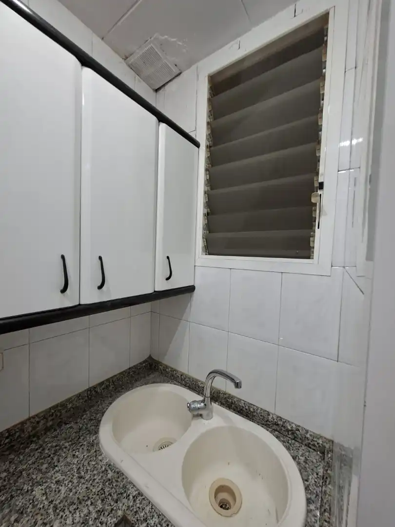Bathroom of Flat for sale in L'Hospitalet de Llobregat  with Heating, Oven and Balcony