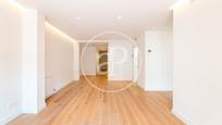 Flat for sale in C.de les Camèlies, El Baix Guinardó, Horta - Guinardó,  Barcelona Capital, imagen 3