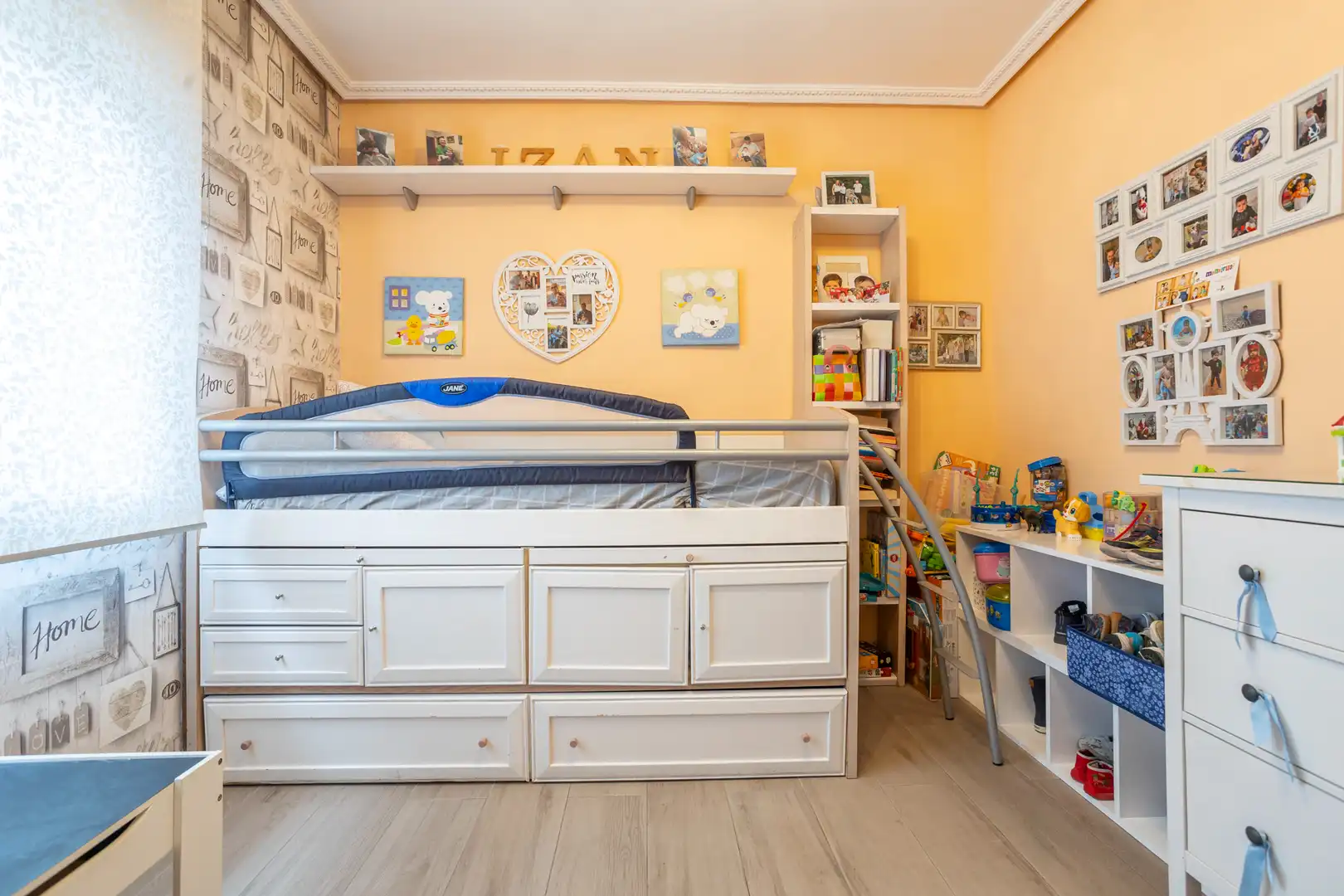 Habitación de Casa o chalet en venta en Casarrubios del Monte con Aire acondicionado, Calefacción y Jardín privado
