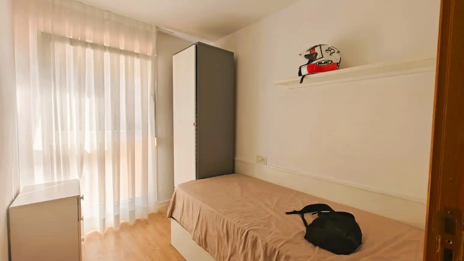 Bedroom of Flat for sale in Valencia  with Air Conditioner, Furnished and Oven