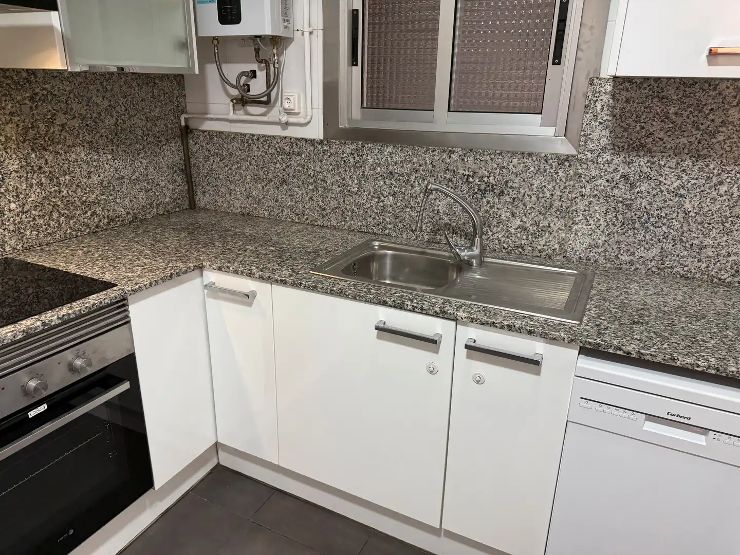 Cocina de Piso de alquiler en Barcelona con Aire acondicionado, Parquet y Amueblado