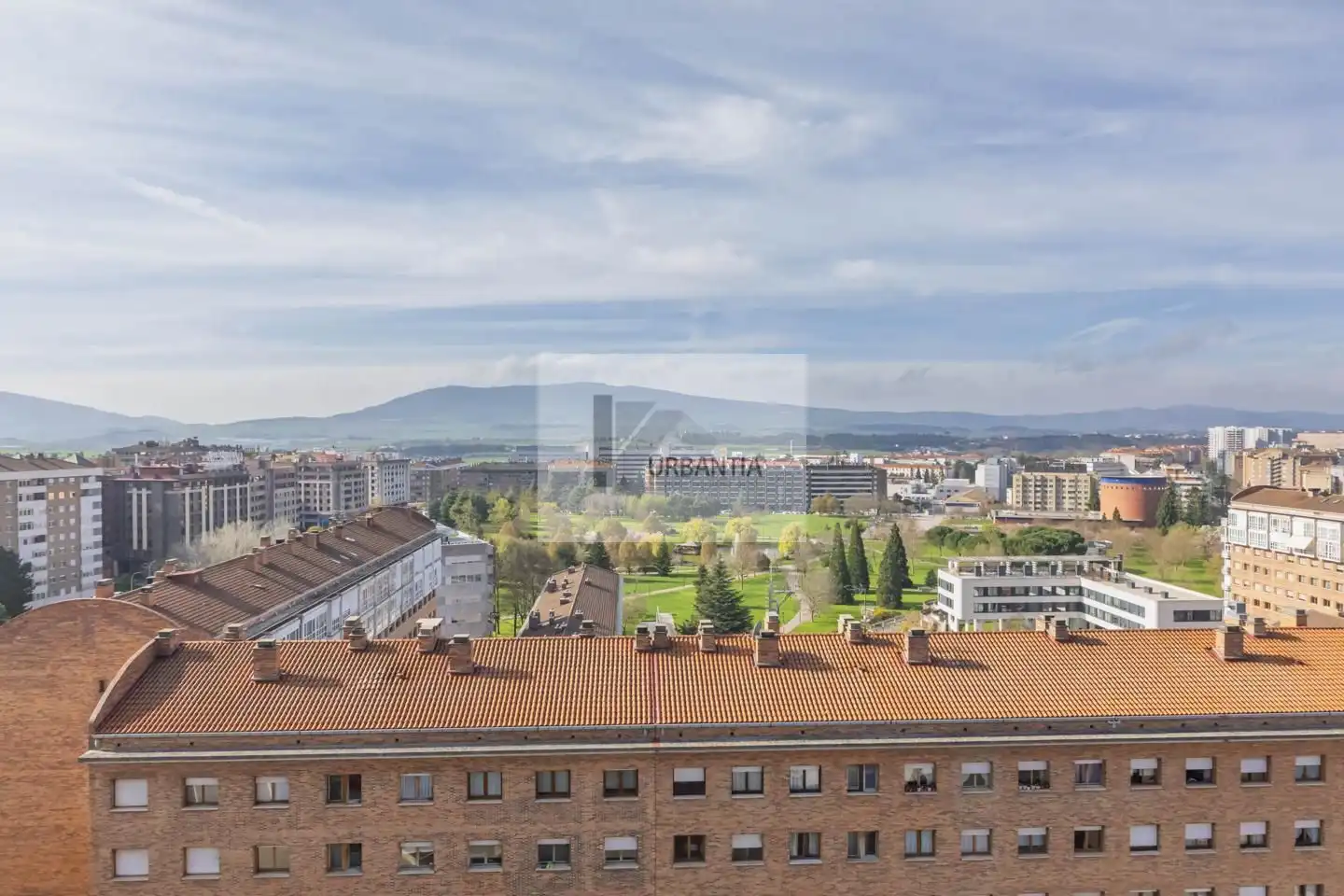 Vista exterior de Piso en venta en  Pamplona / Iruña con Calefacción, Parquet y Terraza