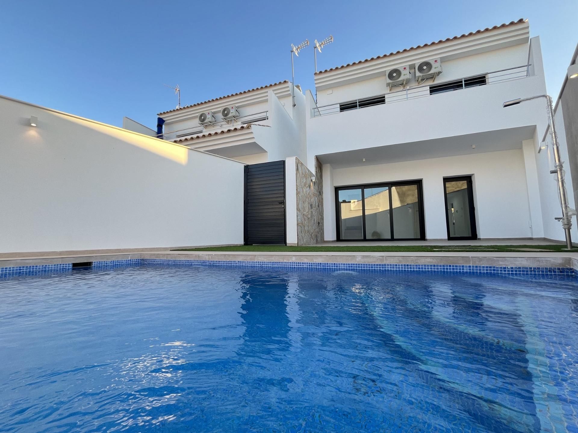 Swimming pool of House or chalet for sale in San Pedro del Pinatar  with Air Conditioner, Private garden and Terrace
