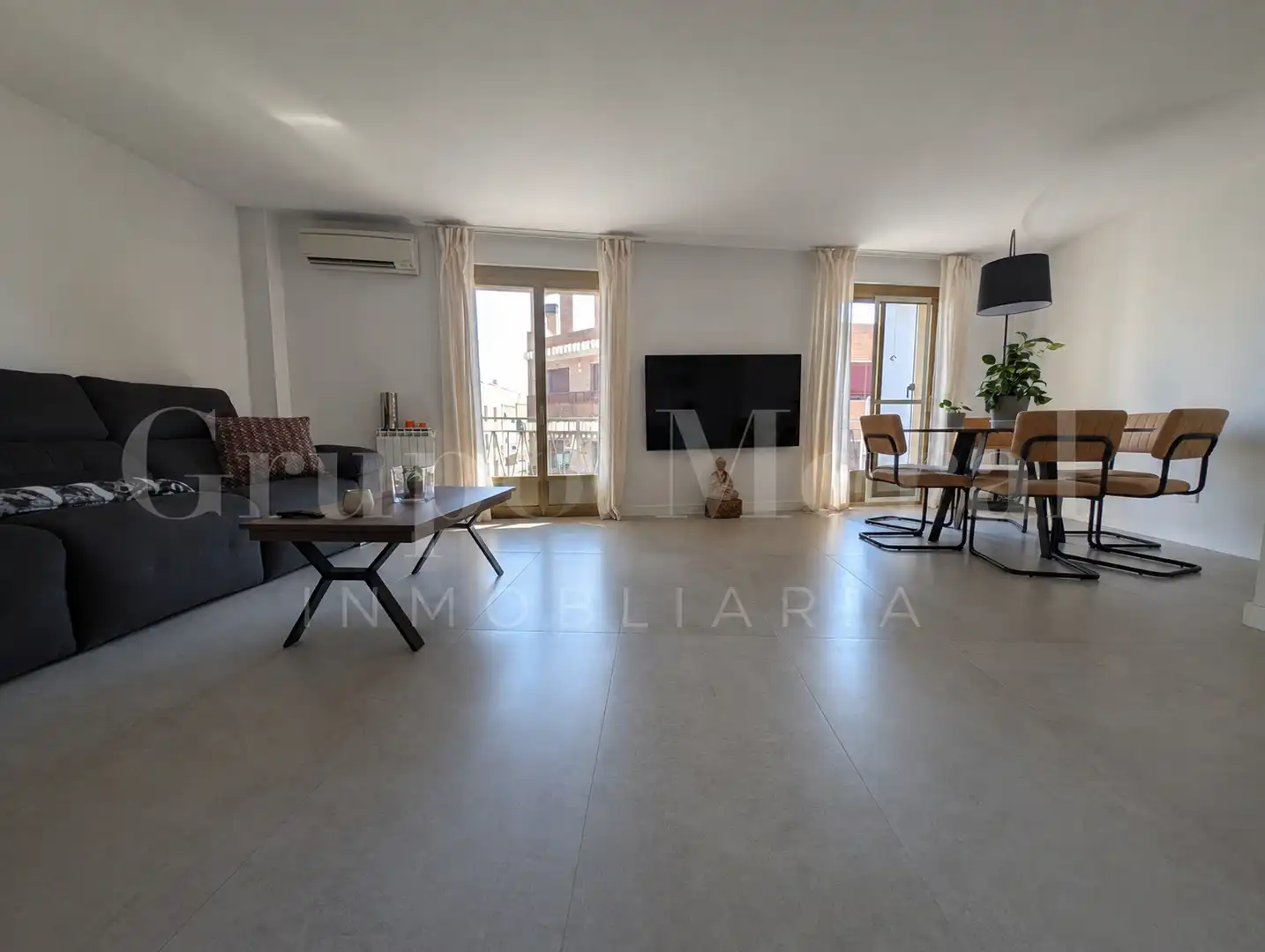 Living room of Flat for sale in Reus  with Air Conditioner, Heating and Balcony