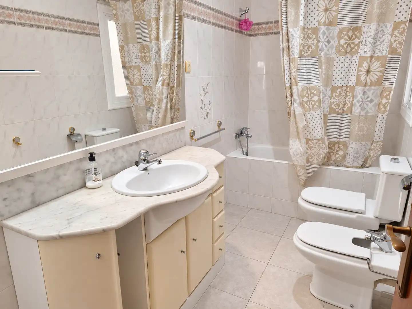 Baño de Piso en venta en Barcelona con Calefacción