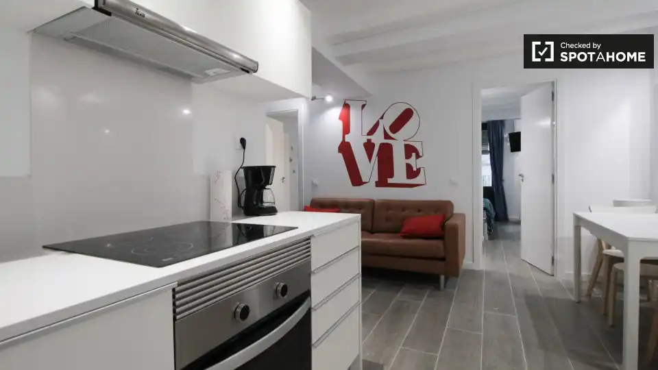 Room in Sant Pere, Sta. Caterina i la Ribera