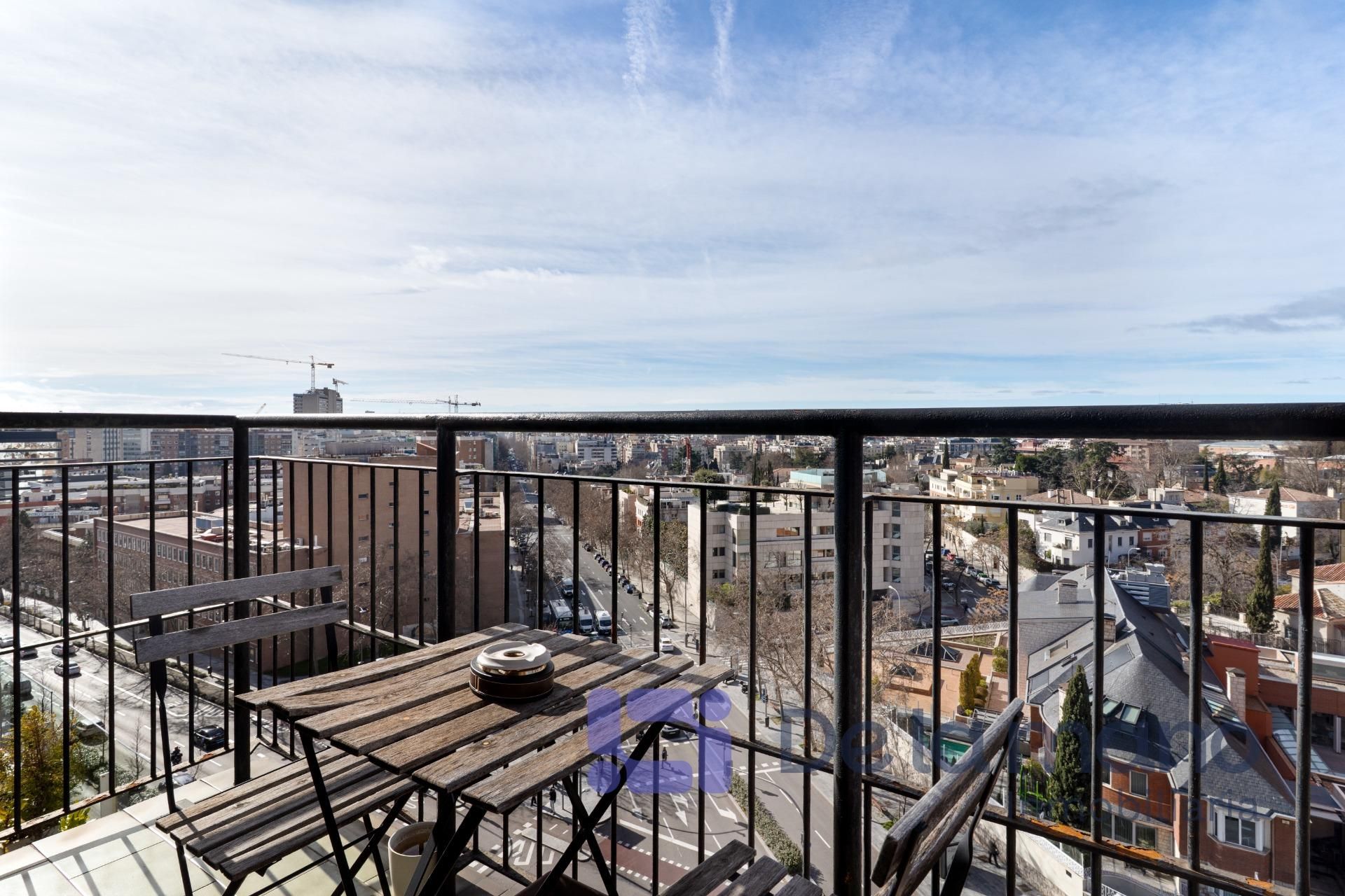 Terrace of Attic for rent in  Madrid Capital  with Air Conditioner, Terrace and Furnished