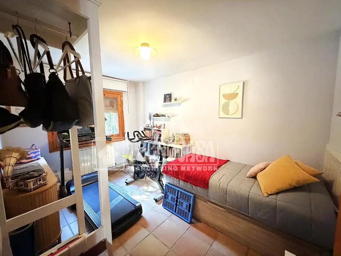Dormitori de Casa o xalet en venda en Arcas del Villar amb Calefacció, Jardí privat i Traster