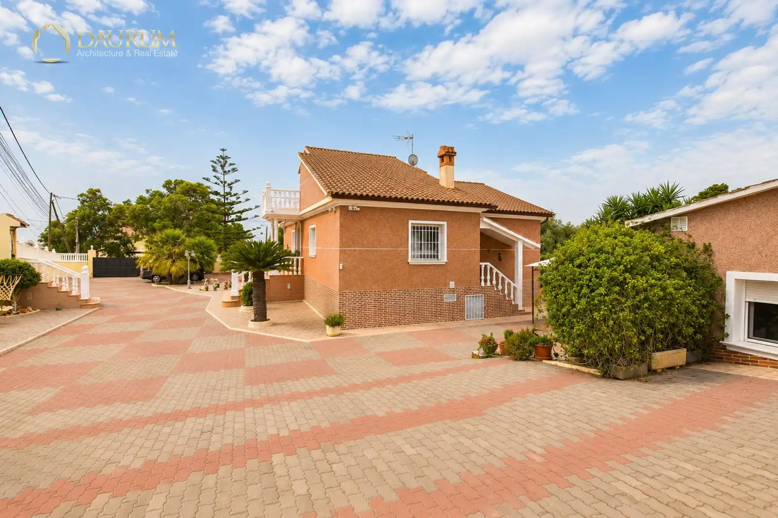Vista exterior de Casa o xalet en venda en Alicante / Alacant amb Aire condicionat, Calefacció i Terrassa