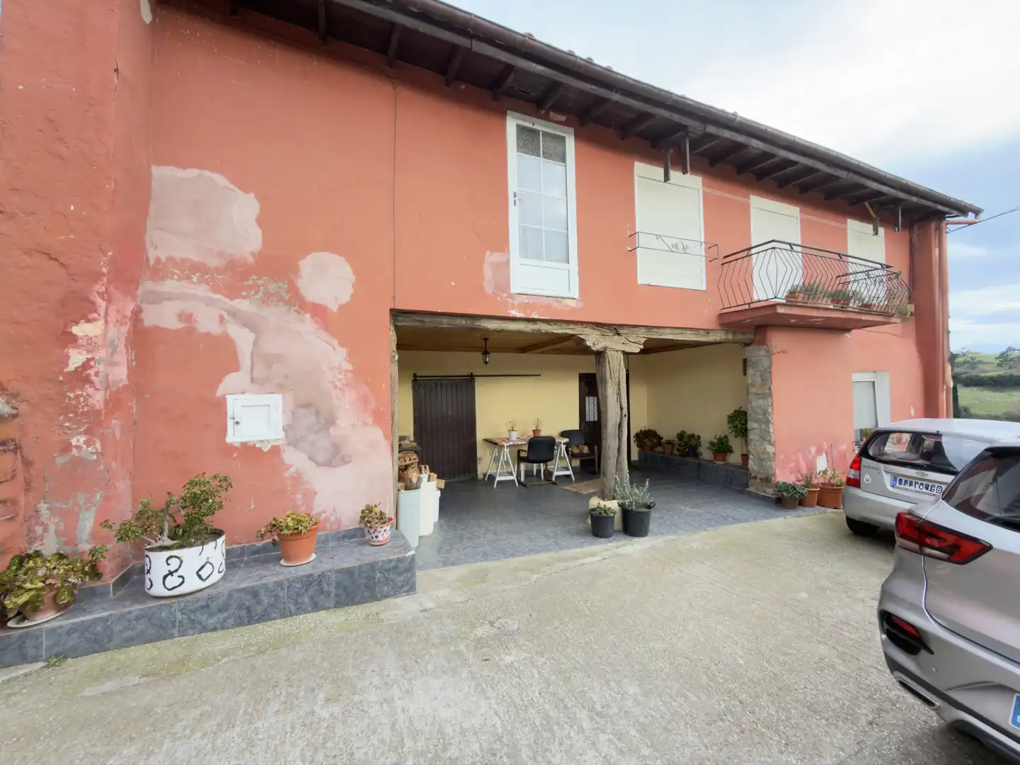 Exterior view of Houses for sale in Santa Cruz de Bezana