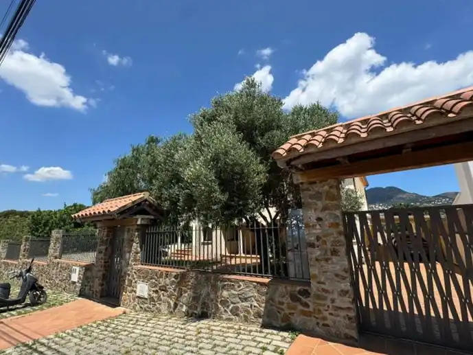 Detached house for sale in Carrer del Cadí