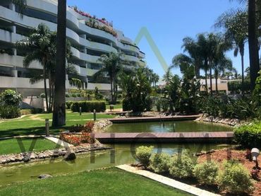 Pis amb piscina de lloguer a Nueva Andalucía