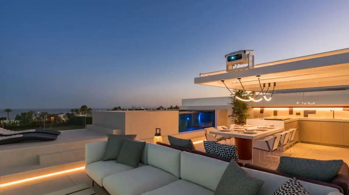 Terrasse von Haus oder Chalet zum Verkauf in Marbella mit Klimaanlage, Privatgarten und Terrasse