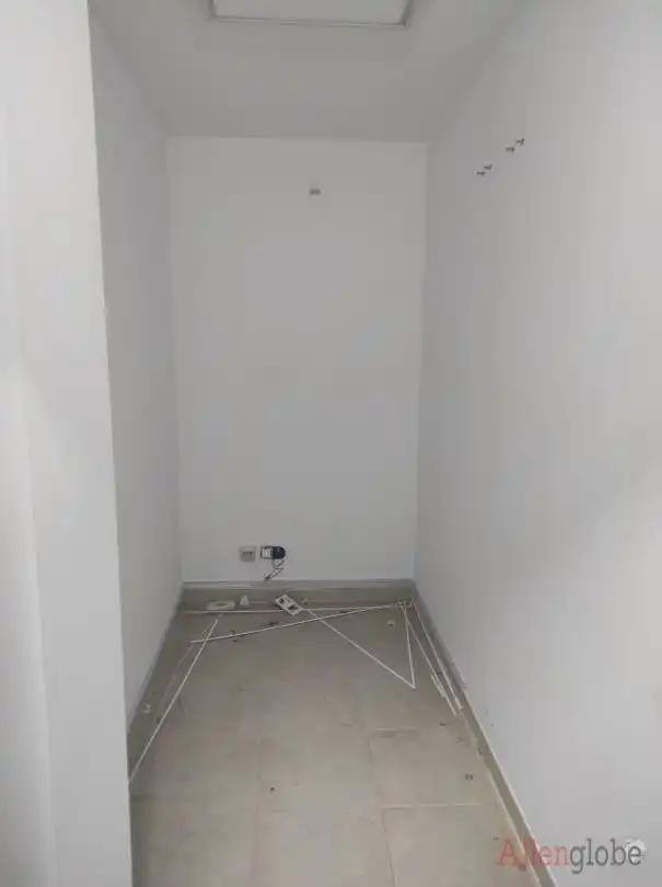 Local de alquiler en Oviedo  con Aire acondicionado