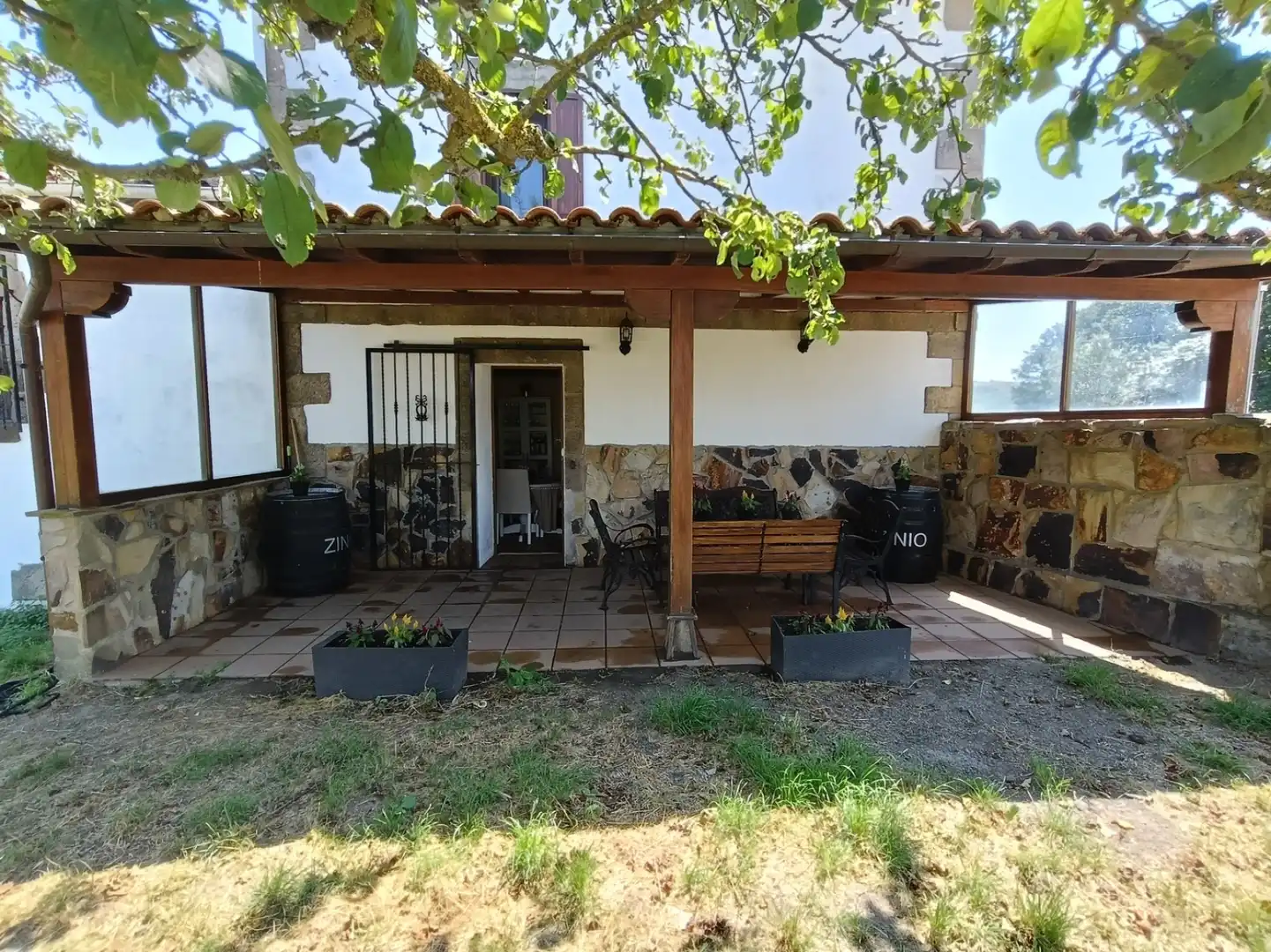 Terrassa de Casa o xalet en venda en Las Rozas de Valdearroyo  amb Calefacció i Jardí privat