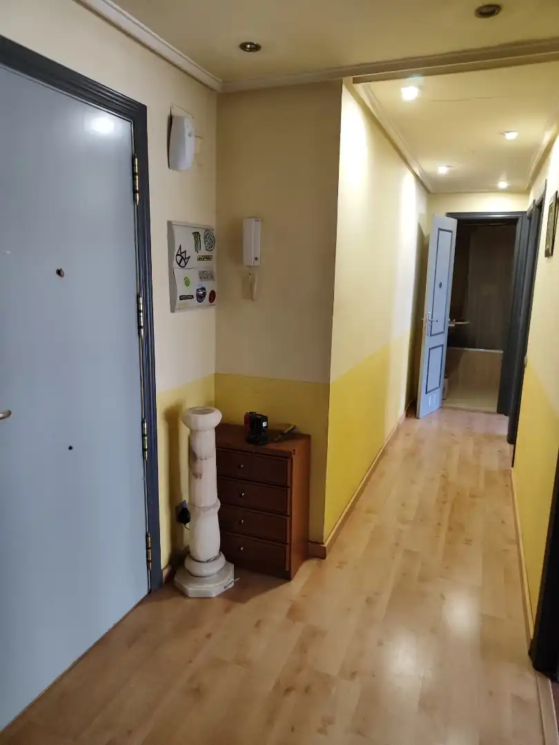 Piso en venta en Zaragoza con Terraza, Amueblado y Horno
