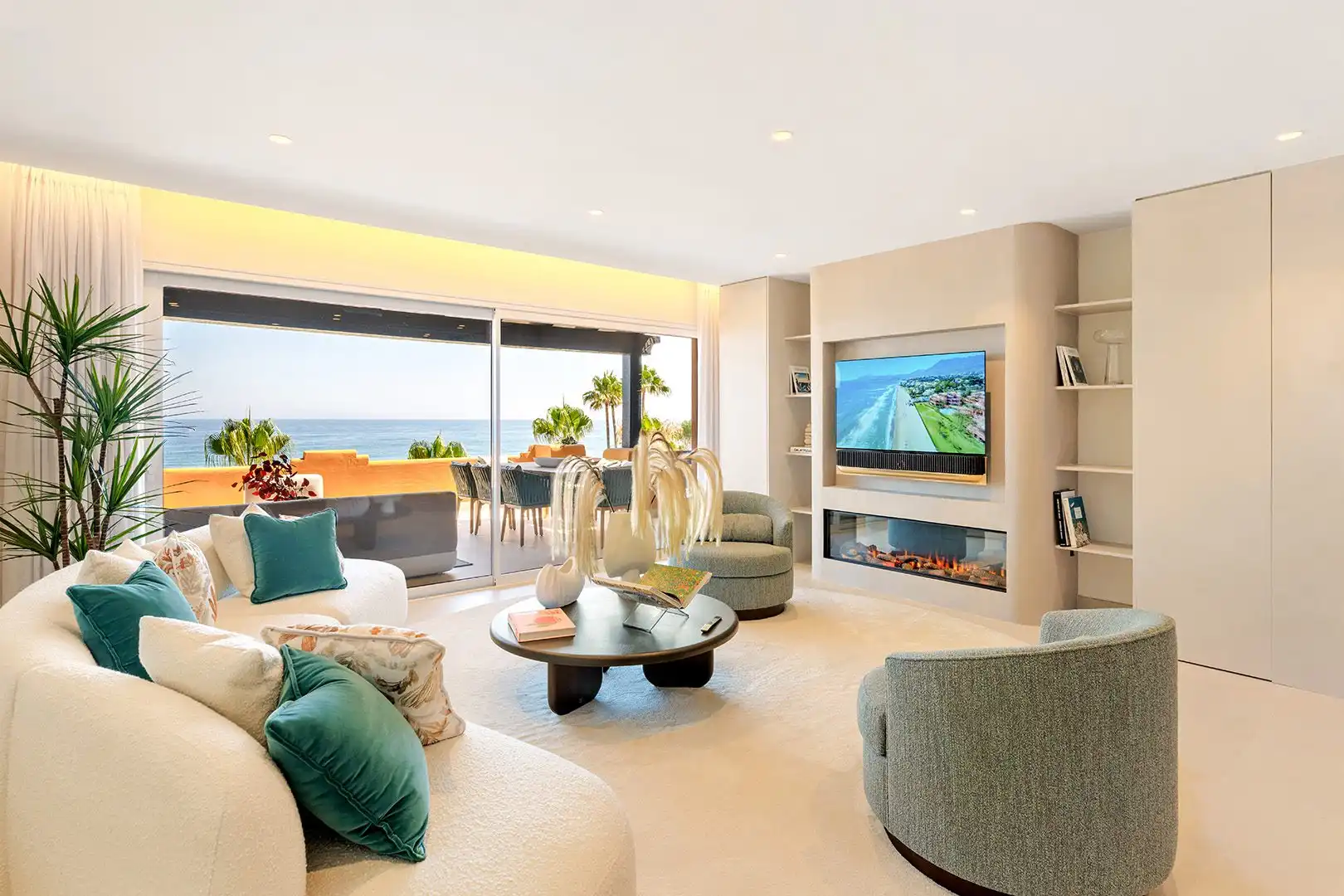 Sala de estar de Piso en venta en Estepona con Aire acondicionado, Calefacción y Terraza