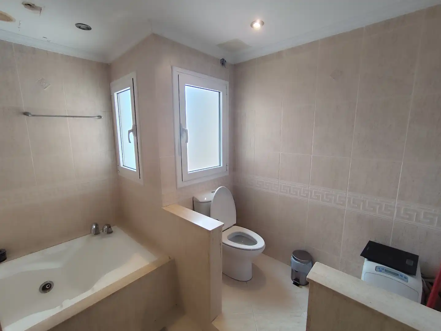 Bathroom of Flat for sale in Vilanova del Camí  with Air Conditioner, Heating and Oven