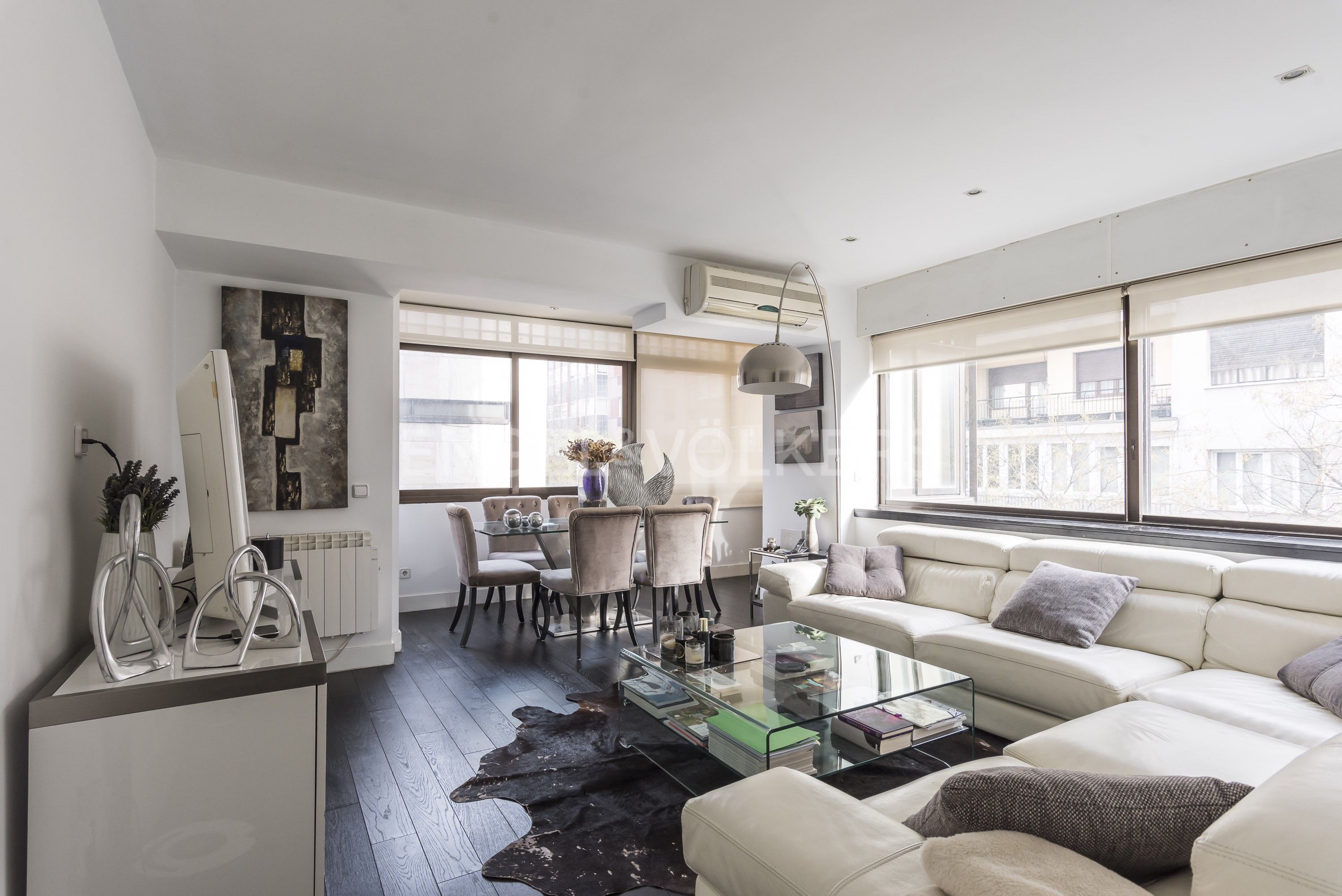 Sala de estar de Apartamento en venta en  Madrid Capital con Aire acondicionado, Calefacción y Piscina