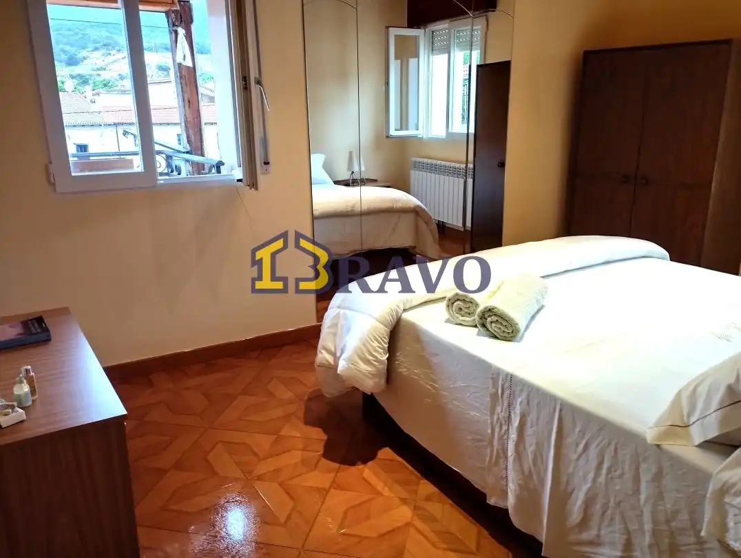 Habitación de Casa o chalet en venta en Medina de Pomar con Calefacción, Jardín privado y Terraza