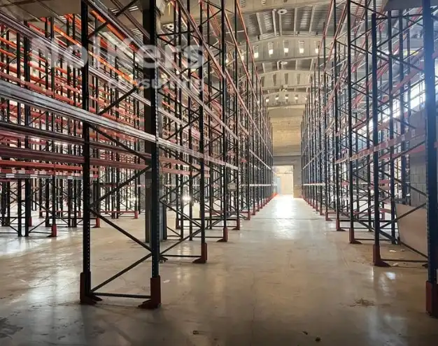 Nave industrial con ascensor en alquiler en Vinyets - Molí Vell